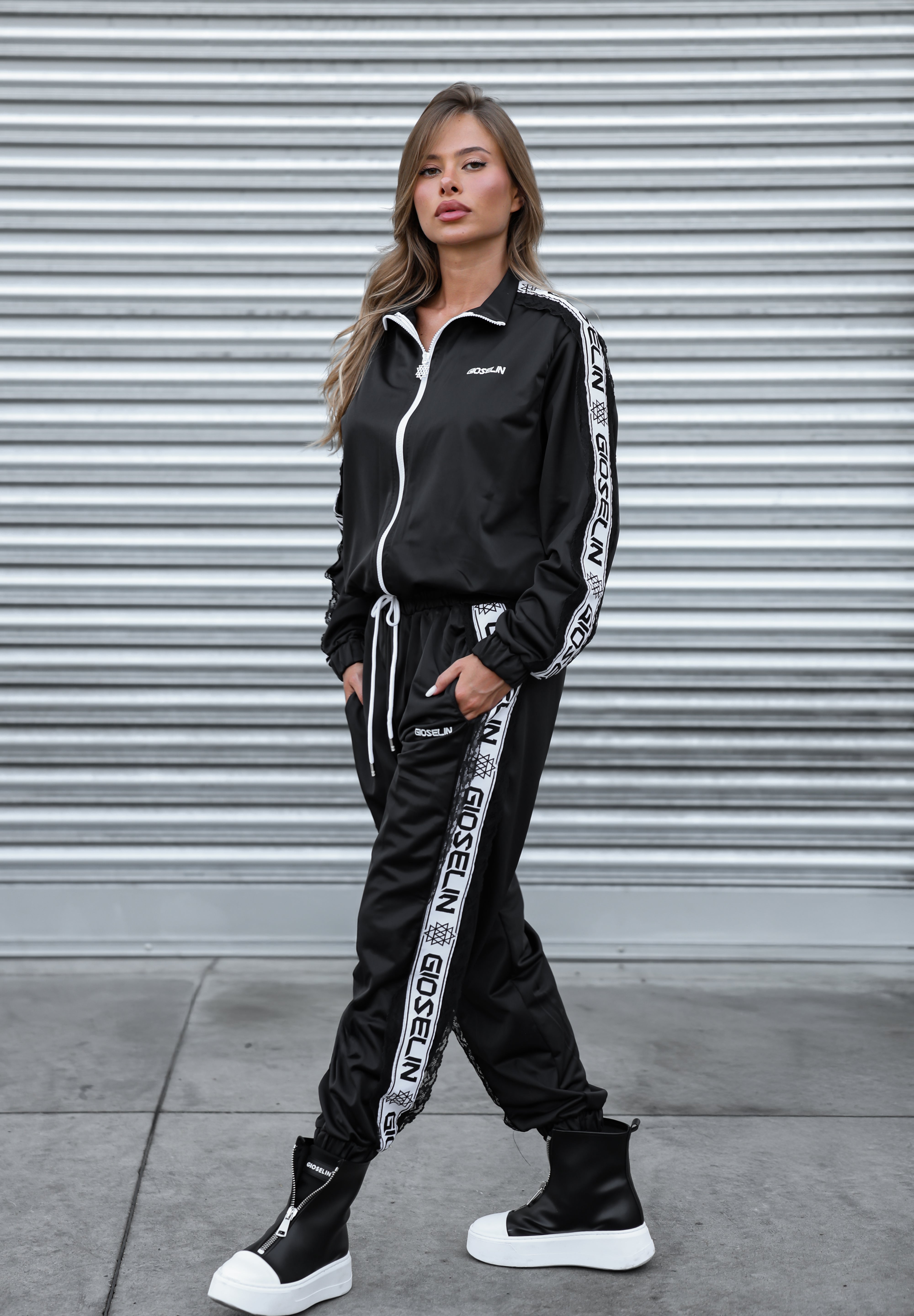 Survêtement noir brodé