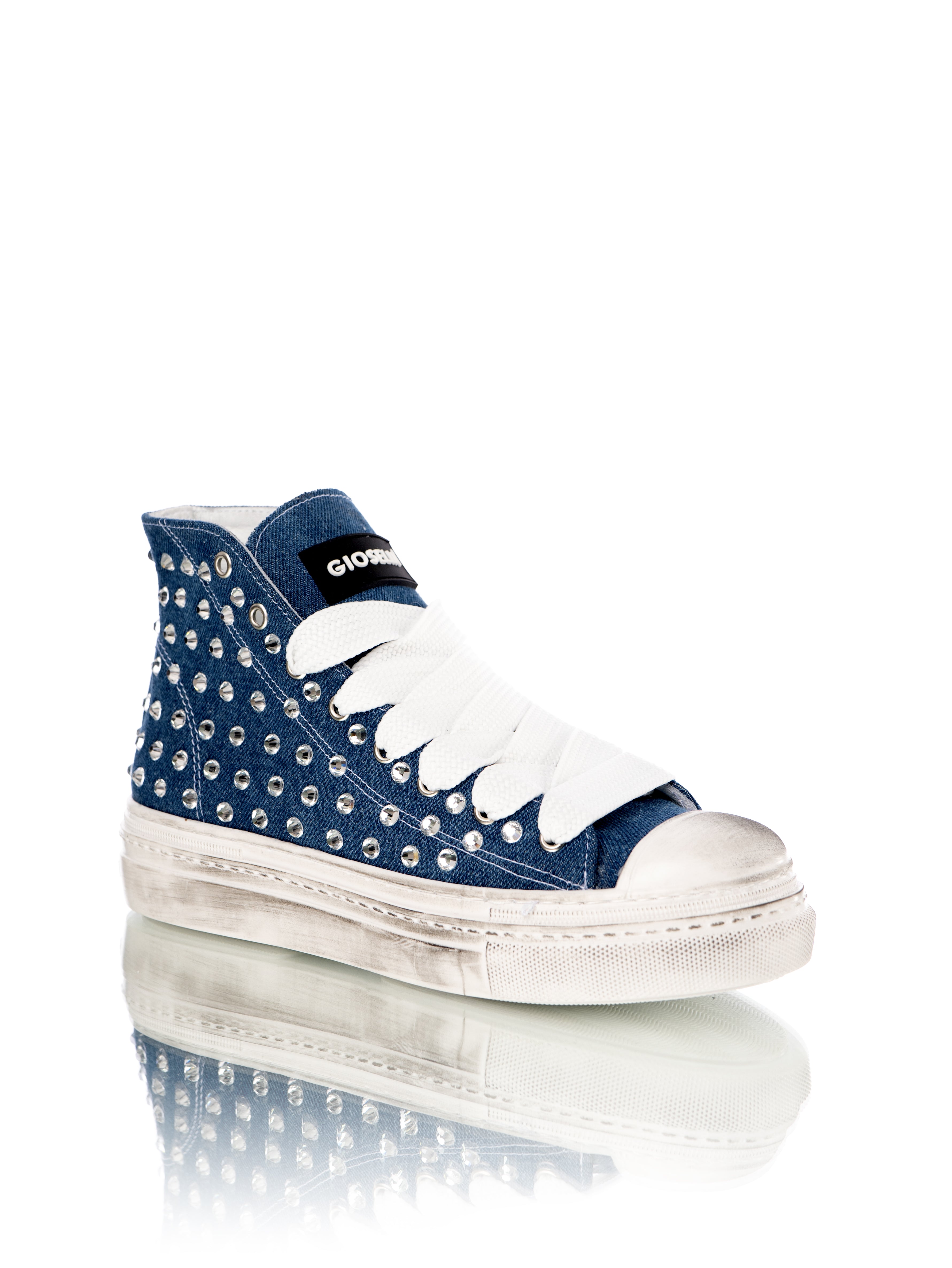 Jouer au diamant en denim foncé